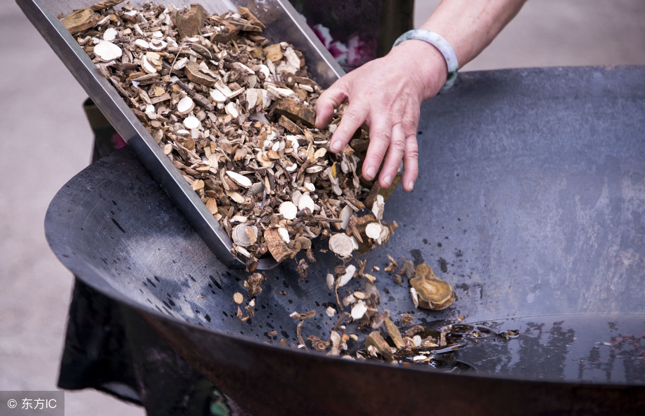 被蜈蚣咬伤后的急救方法,如何判断是否被蜈蚣咬伤