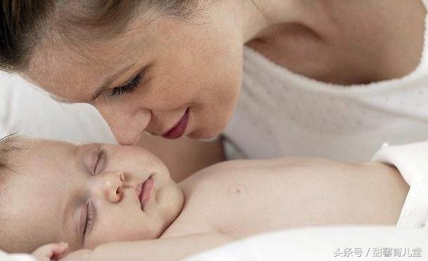 为什么单胎两个月会很显怀呢,初胎4个多月了显怀正常吗