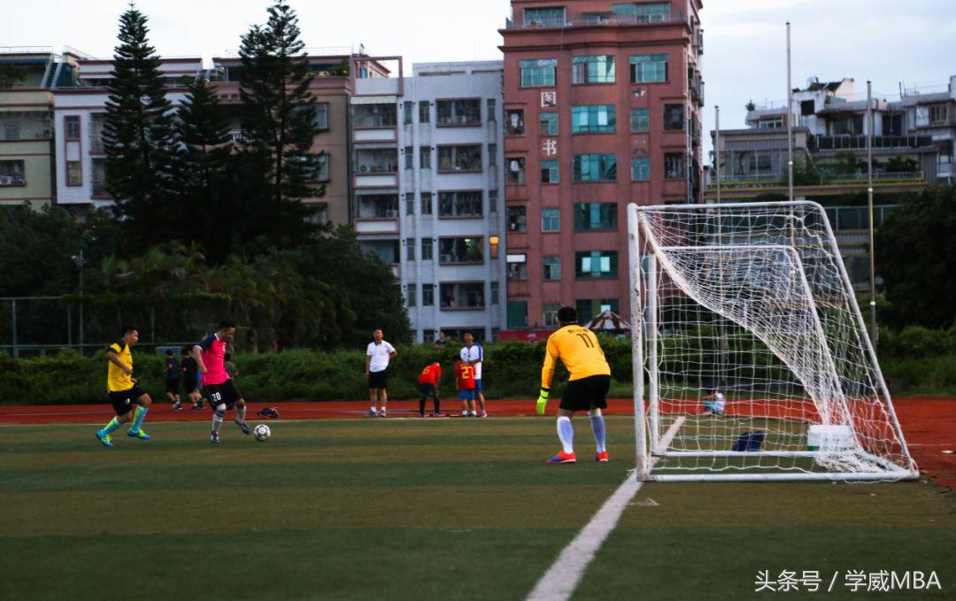 增进友谊，体验快乐——学威国际商学院第三届足球友谊赛进行时