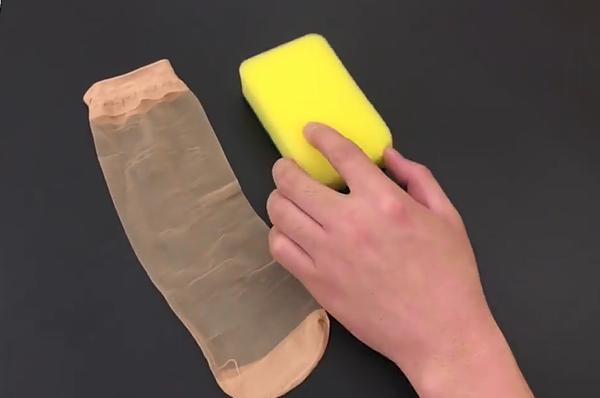 空调上放一条旧*袜丝**，解决了家家户户吹空调遇到的烦恼，太实用了