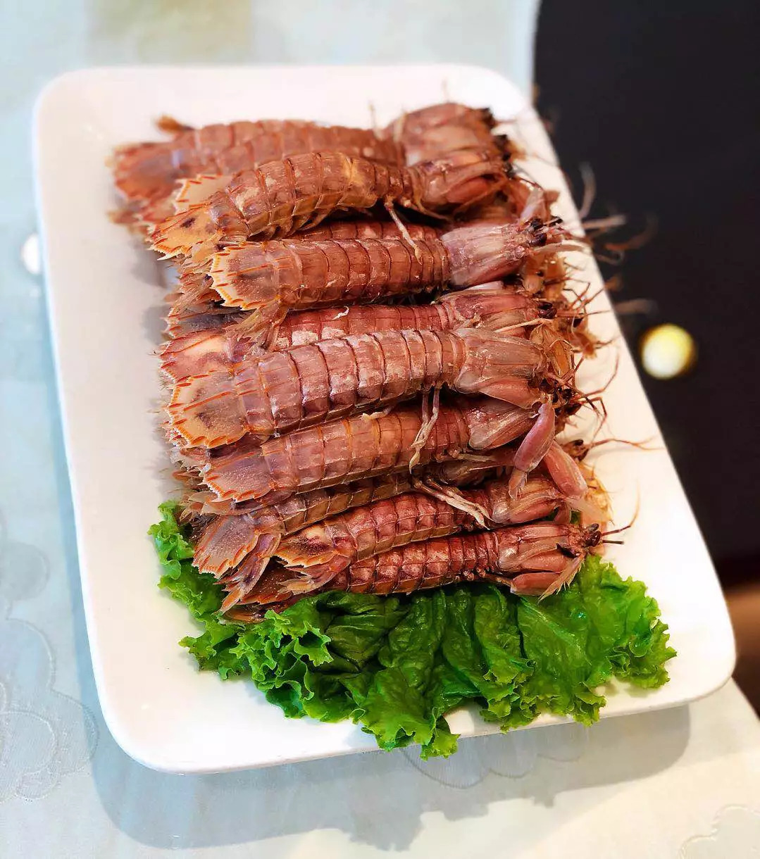 王炸！大连10家饭店鲜活海鲜组队放价，顾客自发早9点来排队！