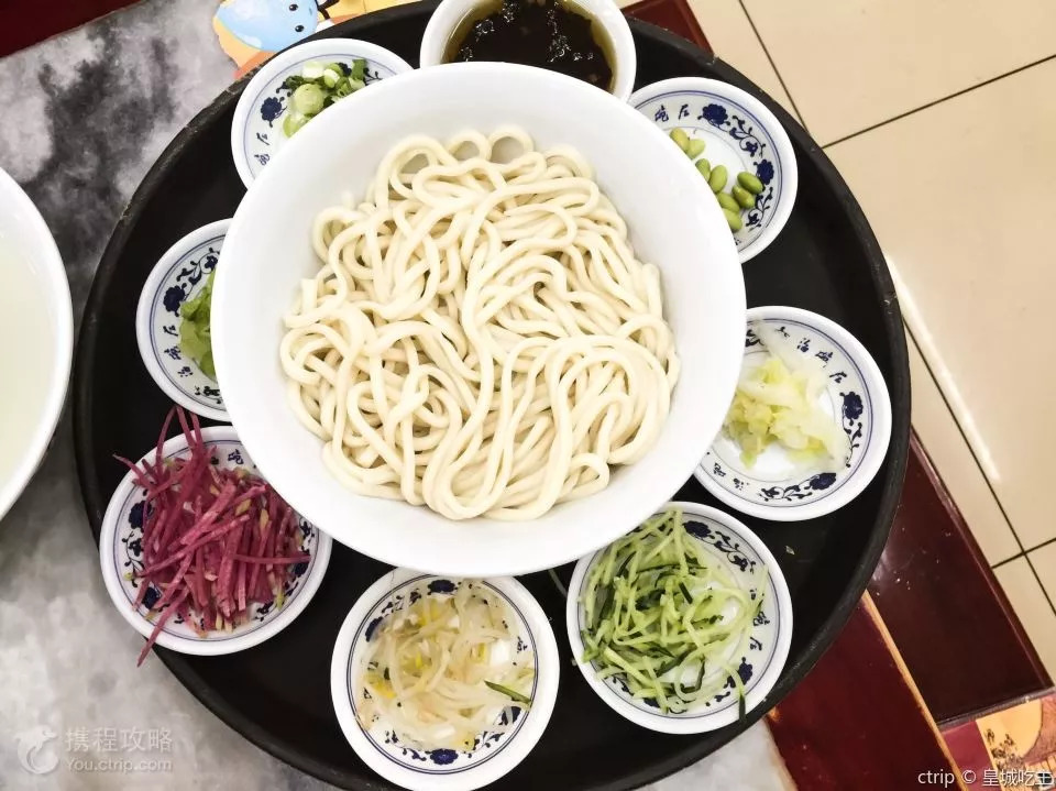 意大利面与北京炸酱面,意大利面与炸酱面