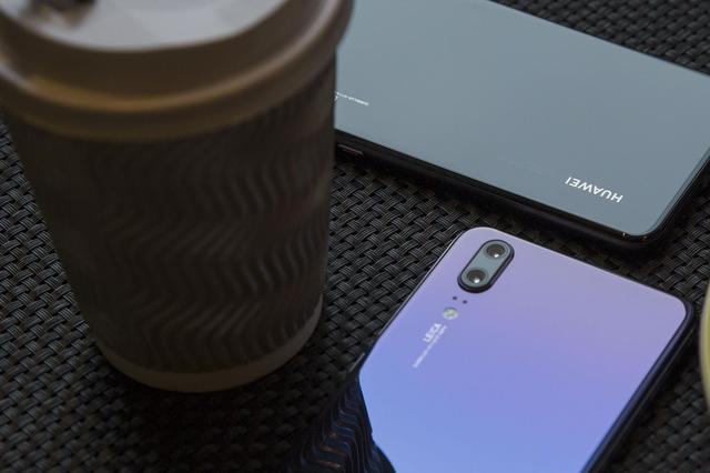 华为p20和vivoz3哪个好,华为p30与摩托罗拉s30对比