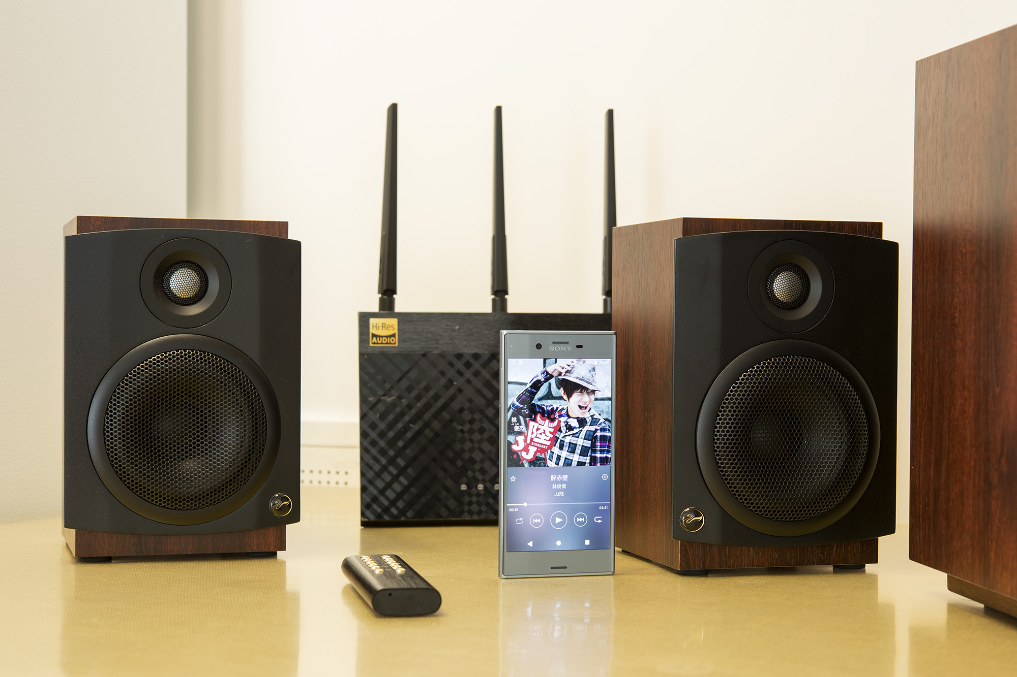 惠威m80wvsthethree,惠威2.0旗舰音箱