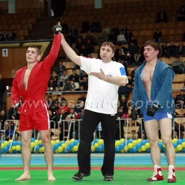 嘴炮和ufc轻量级冠军小鹰,2018ufc嘴炮vs小鹰最强大战