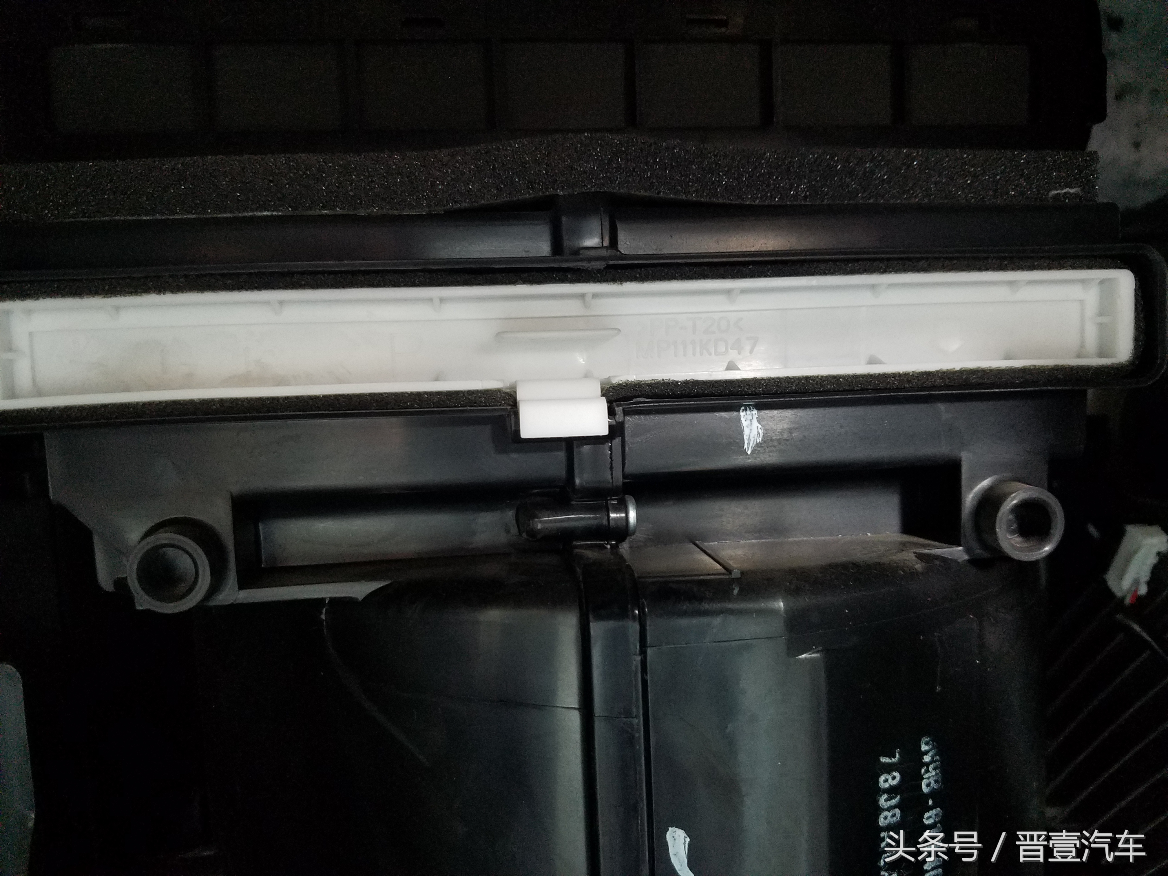 马自达cx4空调滤芯怎么更换视频,10款马自达3空调滤芯更换视频