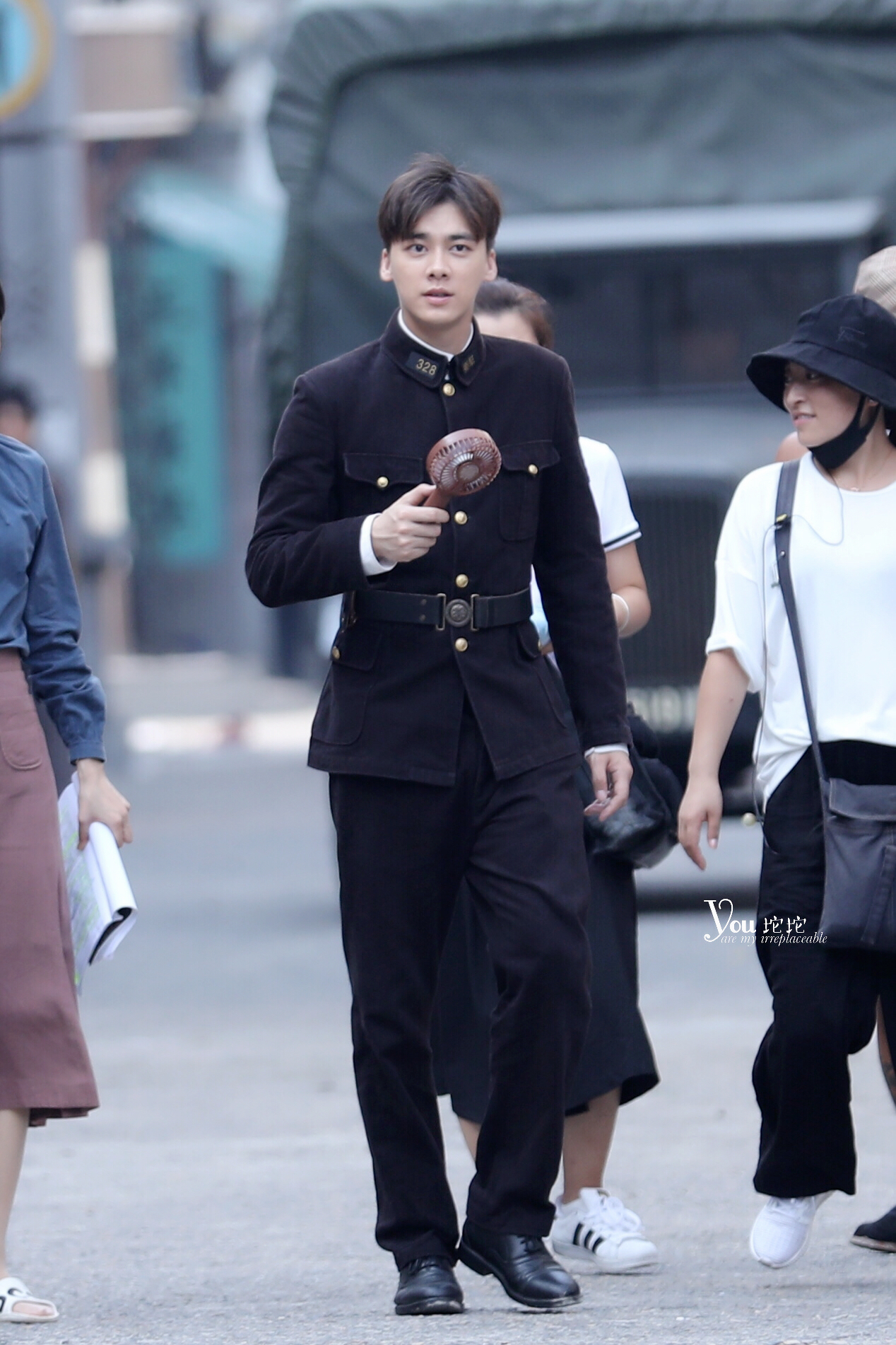 这就是灌篮李易峰站出来保护粉丝,这就是灌篮李易峰最后一次表演