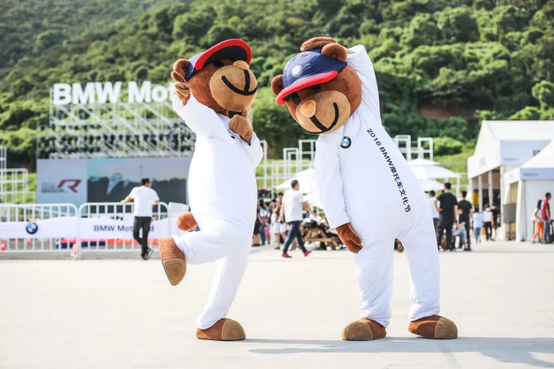 宝马s1000r改新s1000rr,宝马s1000r和本田cb1000r