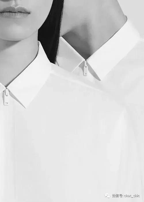 当你有一件纯白的衬衣,洁白的衬衫散发着好闻的味道