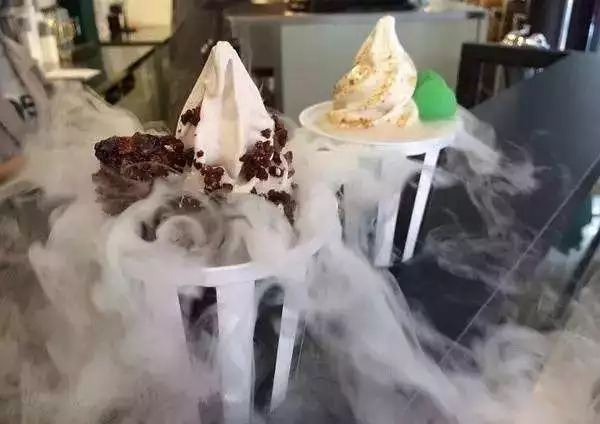 应急宣教丨网红冰淇淋冻伤5岁女孩，温度竟低至-196度！