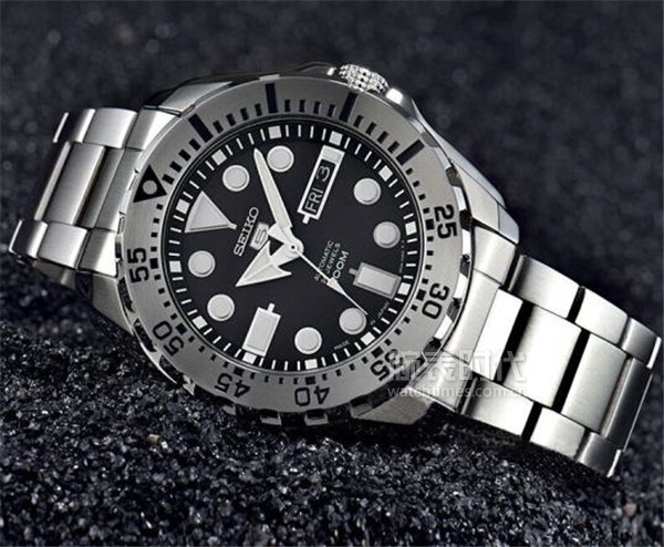 2万块买新表推荐,二手千元表买什么好