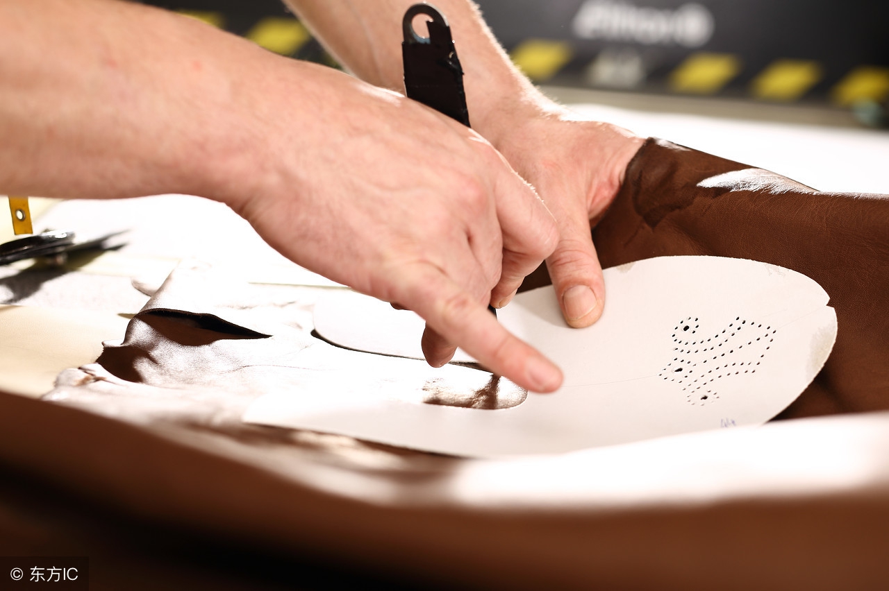 90后创业故事白手起家,女生90后创业成功案例