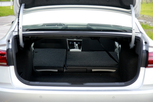 一汽大众新宝来280tsi,大众2019款1.5新宝来测试