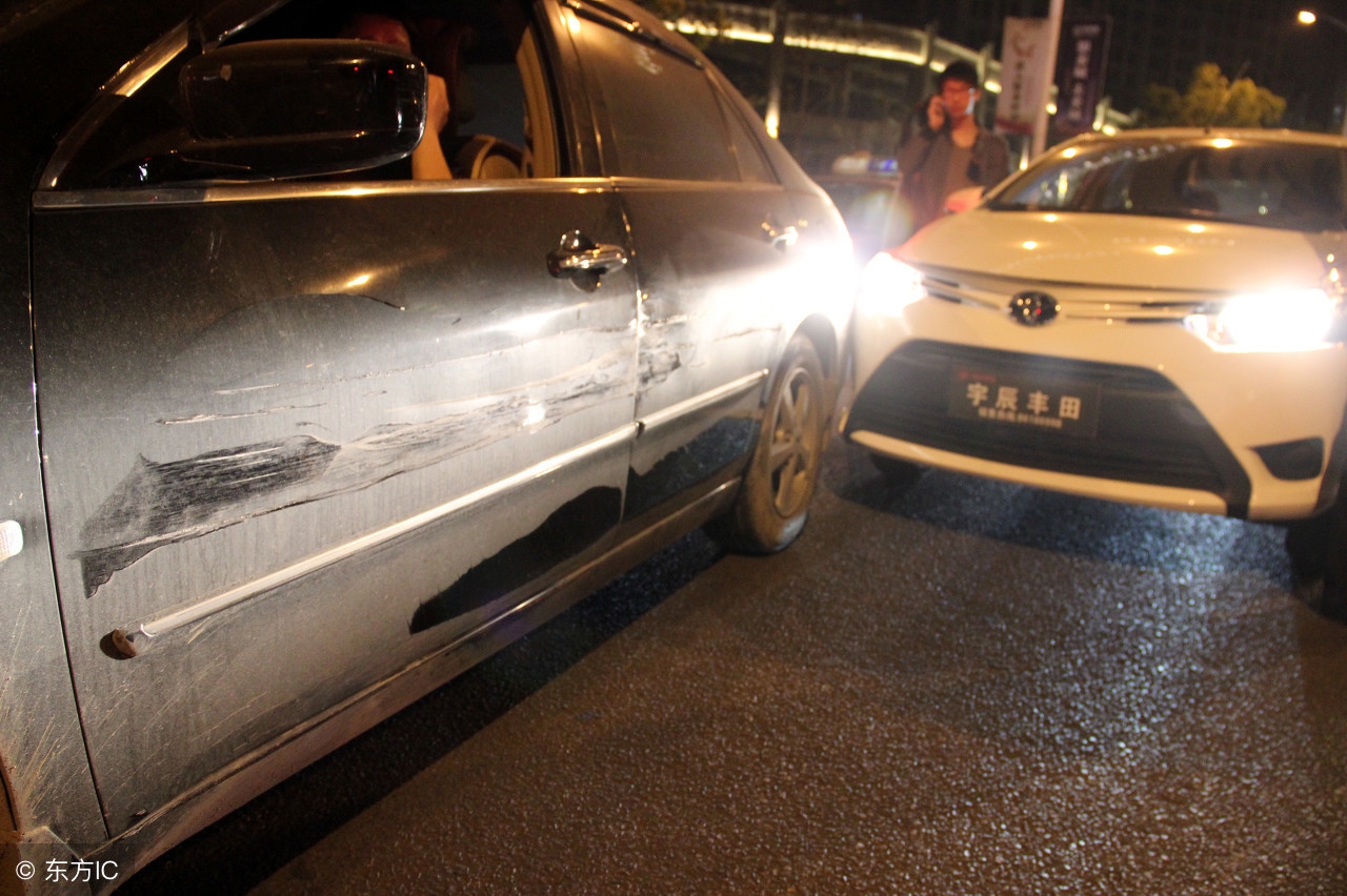 车子被剐蹭了一点如何自己修补,车辆被剐蹭小妙招