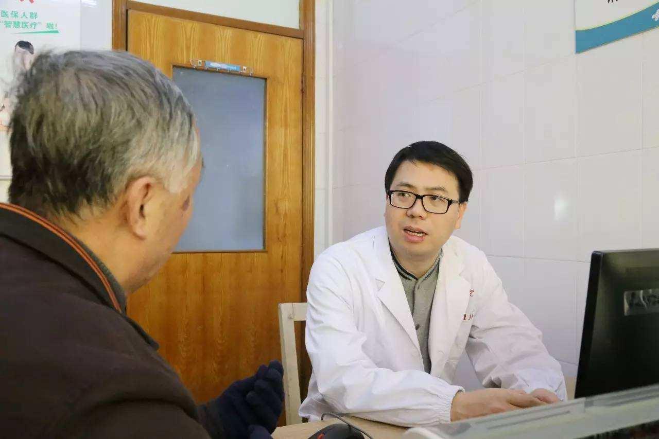 倒立能把肾结石排出来吗,倒立可以把结石排出来