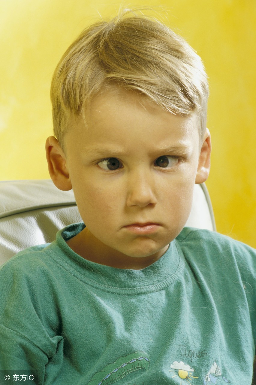 儿童斗鸡眼怎样辨别,如何辨别宝宝斗鸡眼