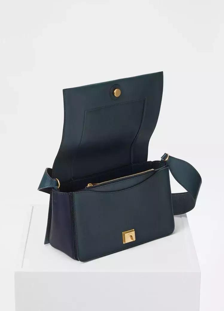 CELINE换Logo了！老Céline还有什么值得买的？