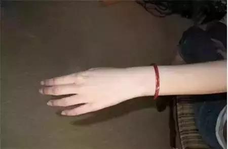 手镯戴不进手上怎么办,手镯胖了摘不下来有什么玄学
