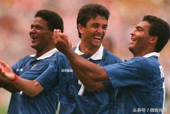 胸前十字架足球庆祝动作,足球各个射门庆祝动作