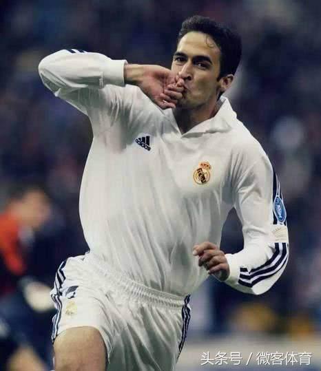 胸前十字架足球庆祝动作,足球各个射门庆祝动作