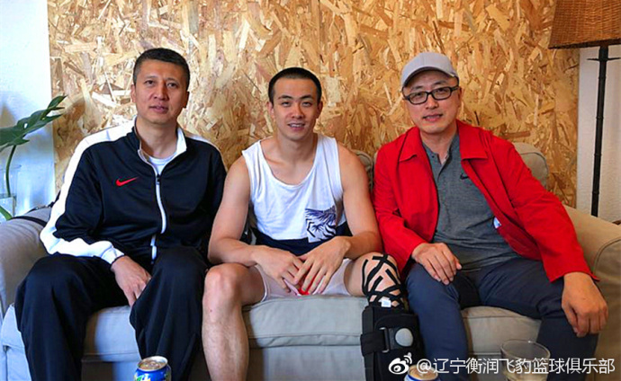 目标总冠军！辽篮抵达马德里拉练！赵继伟已可以独自行走！