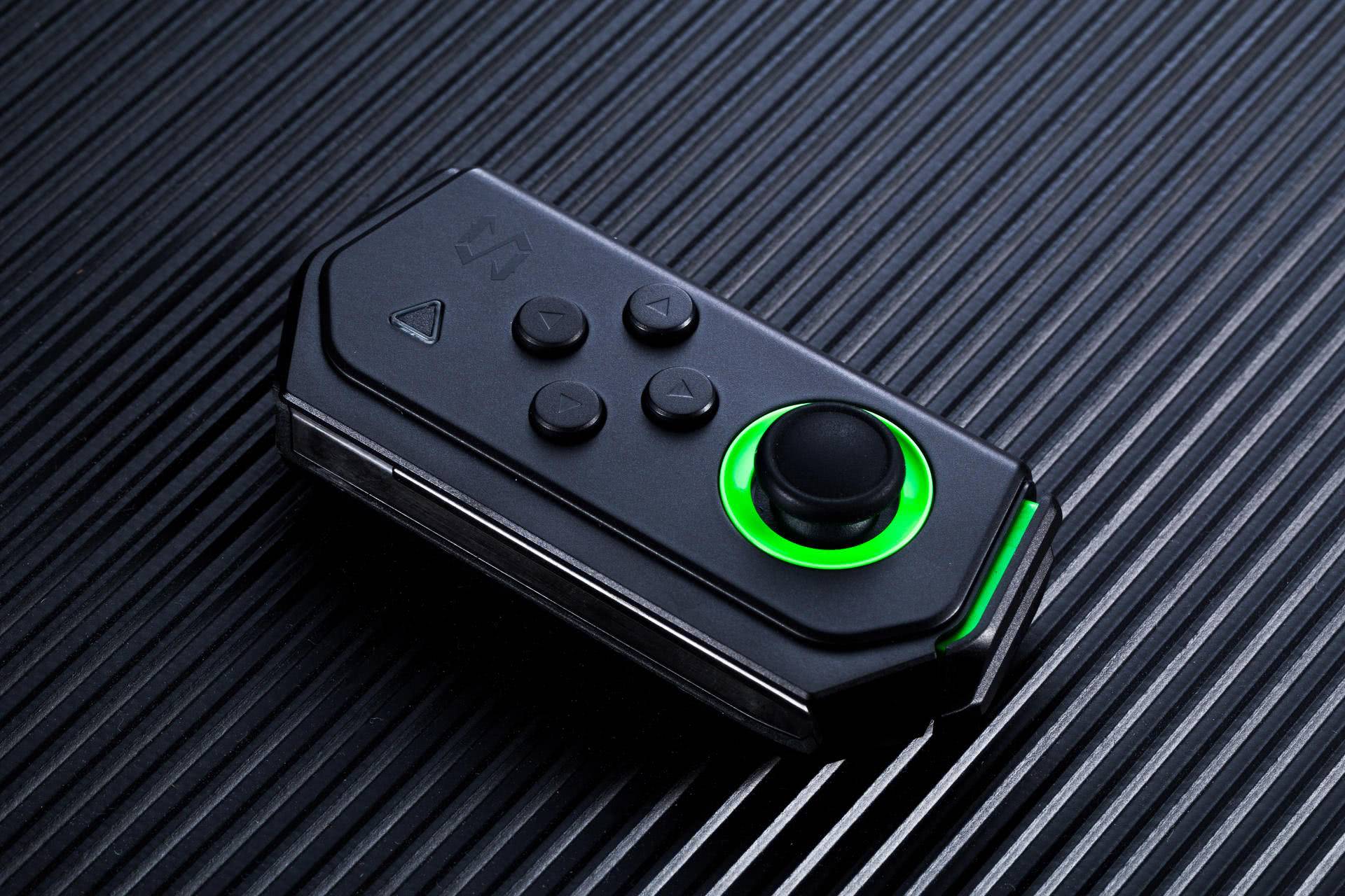 黑鲨游戏手柄吃鸡测评,黑鲨游戏手柄有什么功能