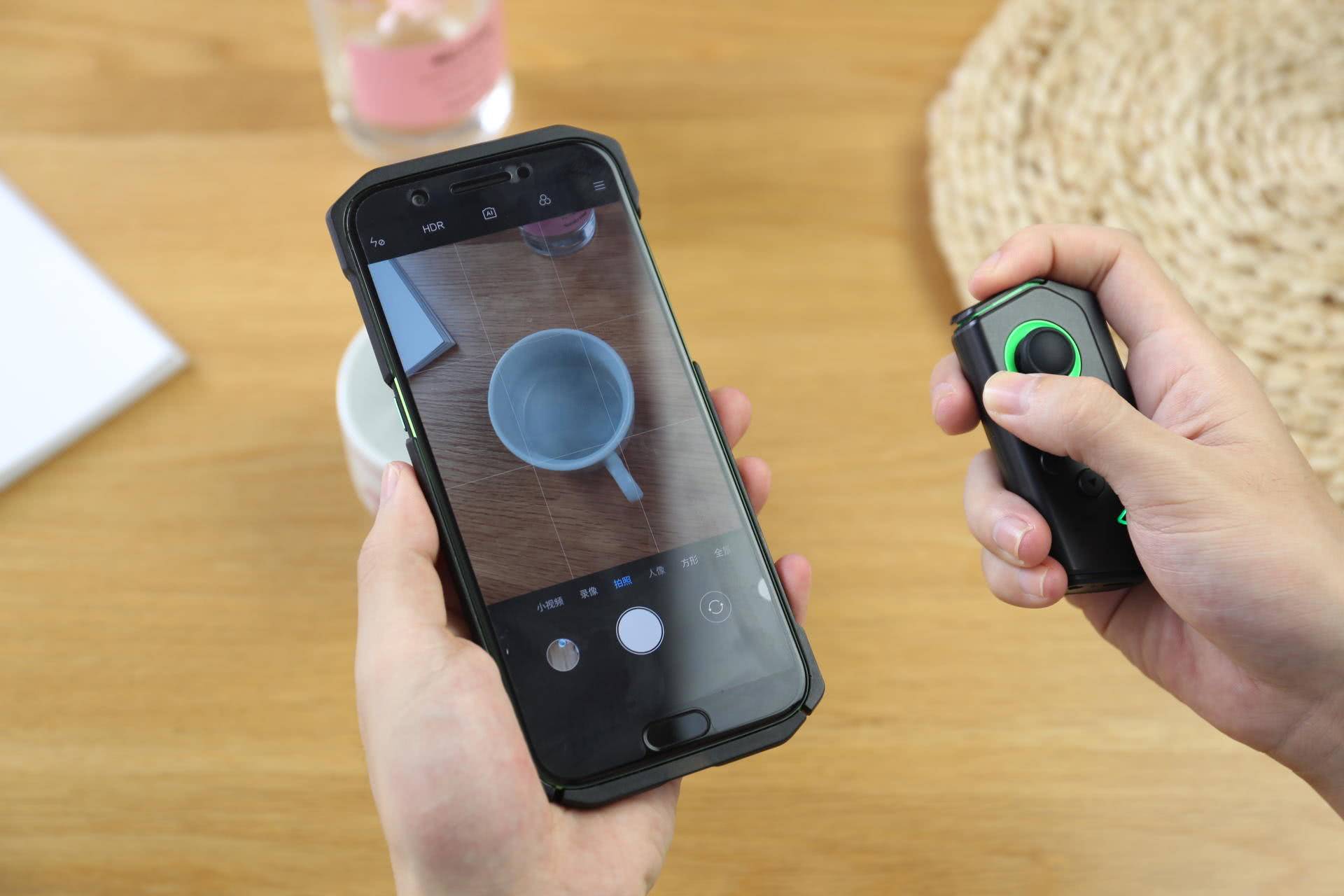 黑鲨游戏手柄吃鸡测评,黑鲨2手柄吃鸡视频