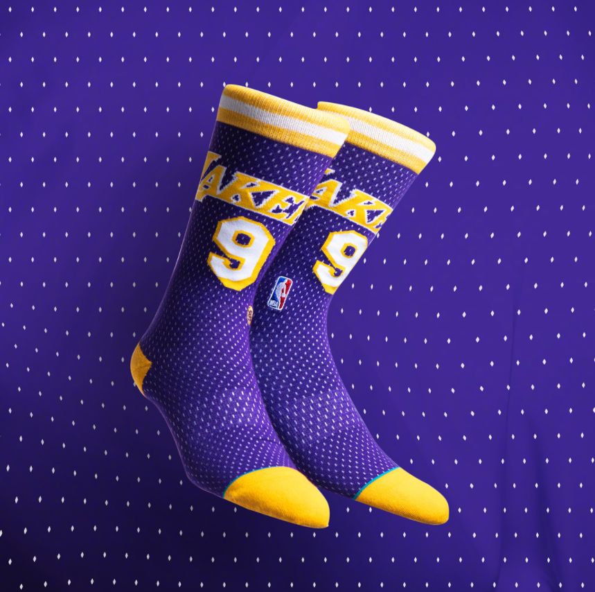 耐克重新推出了经典的huarache,耐克最新款球袜