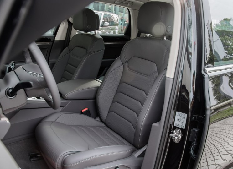 大众旗舰suv途锐几座车,硬派越野旗舰级suv全新一代途锐