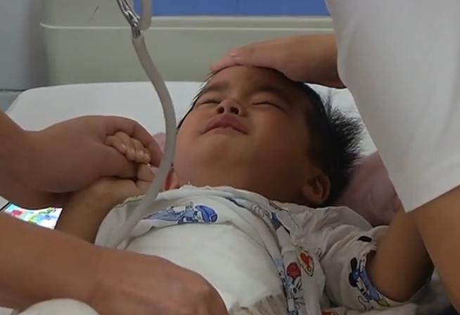 两岁半宝宝体内藏针,两岁儿童缝衣针