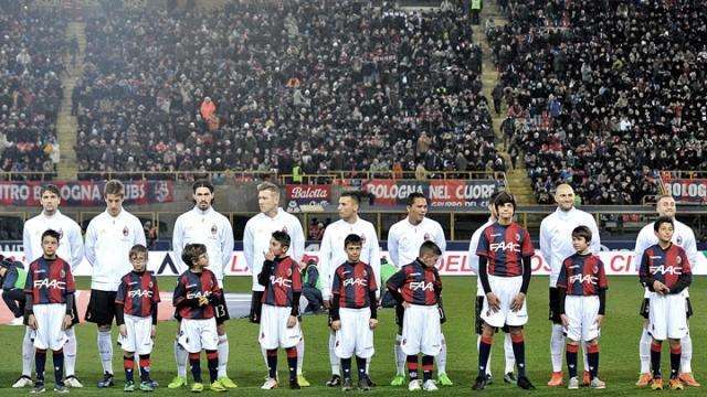 卡洛斯最矮的球员碰上最高的球童,足球场上最尴尬的位置是边后卫