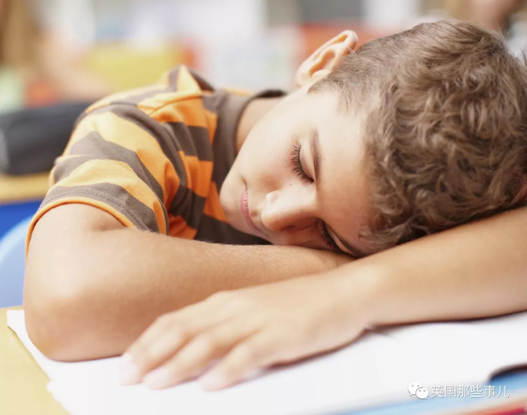 钢铁直男真正动心的表现,钢铁直男的爱情有多甜蜜