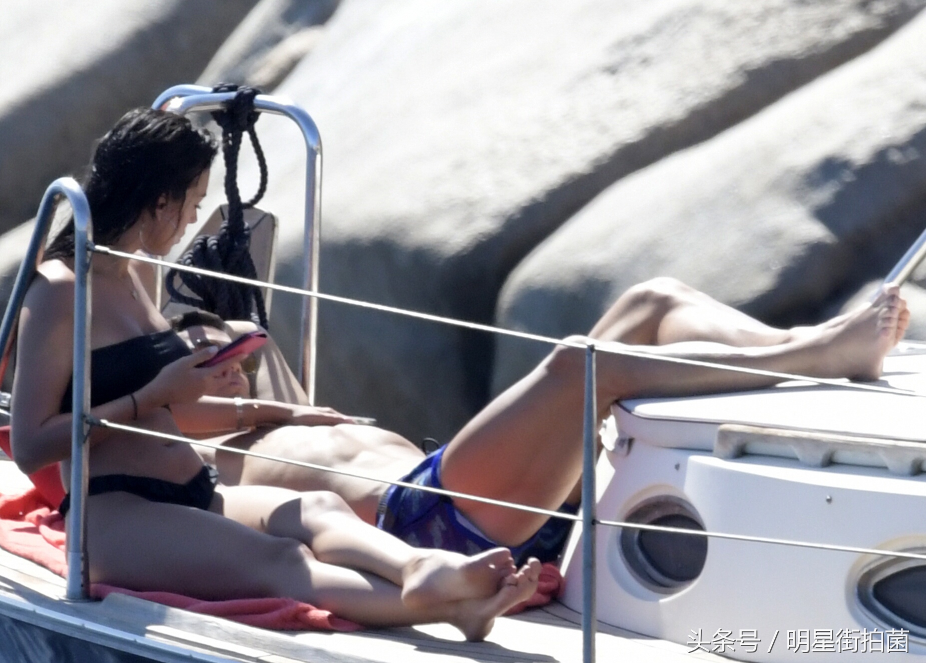 乔治娜晒游艇照与c罗接吻,乔治娜和c罗游艇