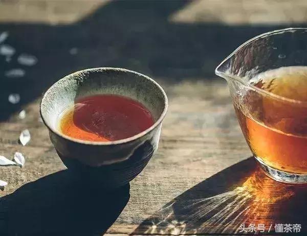 茶叶返青是什么样子的,茶叶放久了怎么处理恢复正常