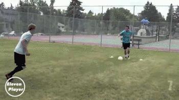 篮球野球场过人技巧,足球运球过人的方法及技巧