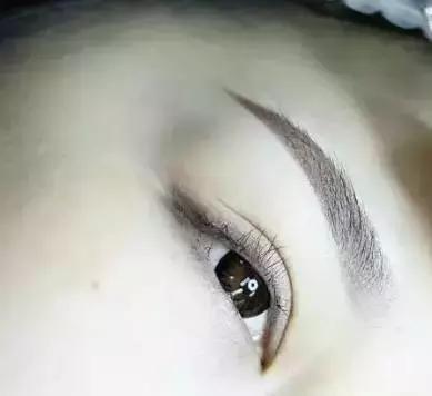 目前最流行的三种半永久眉毛,当下最流行半永久眉型