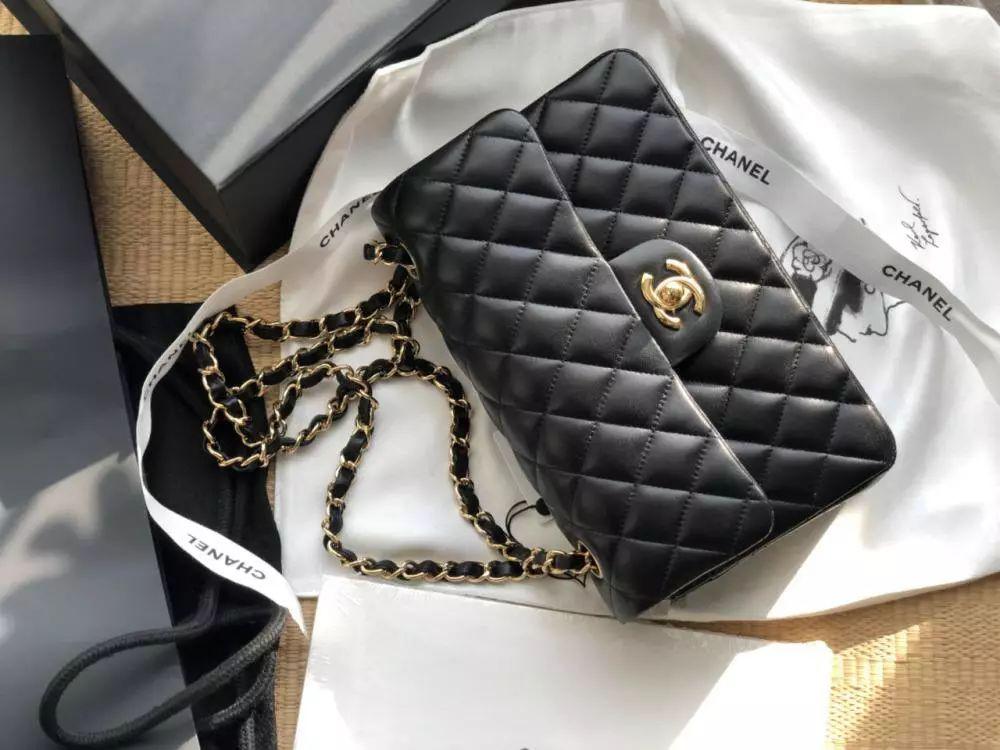 鉴定奢侈品包包的步骤,如何鉴定香奈儿包包真假