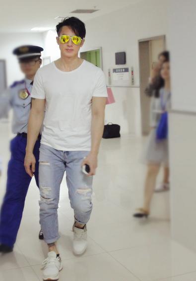 吴尊穿搭分享,吴尊穿什么裤子好看