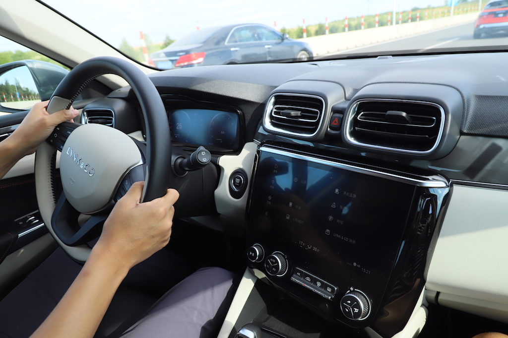 领克02试驾1.5t油耗,领克021.5t百公里0-100实测