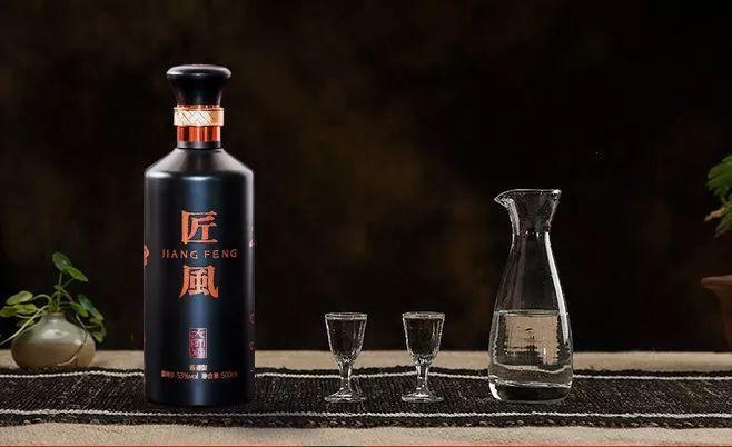 喝白酒最佳酒器,喝白酒最好用什么杯