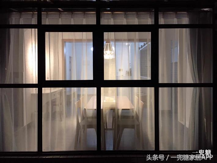 年轻人,谁不是一边感叹房子小,一边在小房子里拼命折腾?