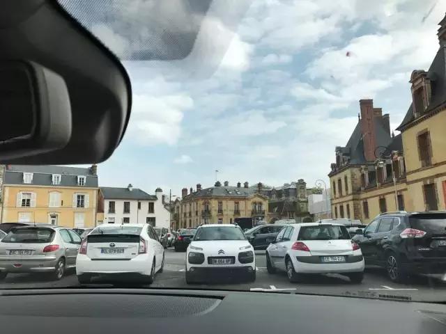 生活在别处完整版歌曲,生活在别处完整版