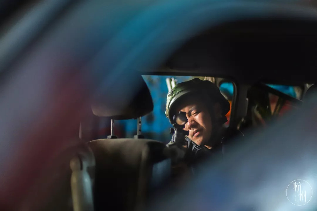 真人吃鸡海滩战斗,吃鸡真人版真实场地