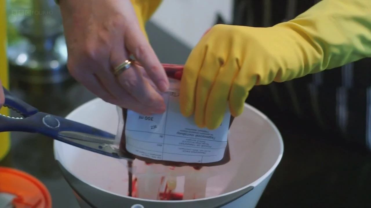 很血腥猎奇的三部纪录片,比较血腥的纪录片