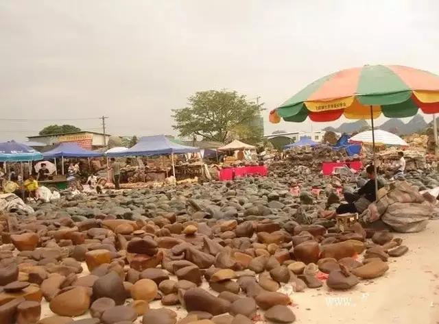 捡来的石头在哪里卖,捡的石头去哪里交易