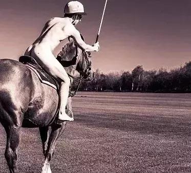 学霸为爱全果出镜？一年一度的剑桥火辣写真又来了！