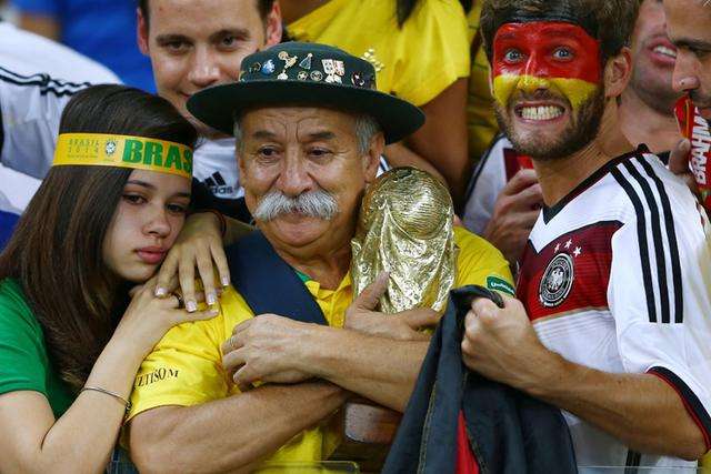 足坛历史上最大比分惨案,足坛7-6十大惊天大逆转