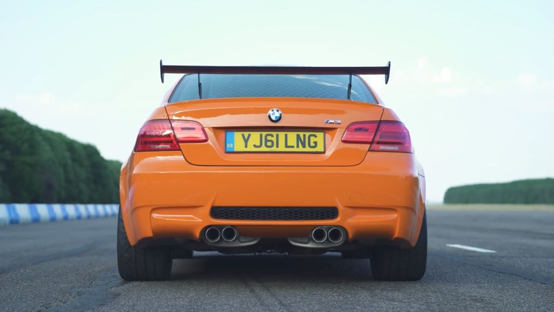 四代宝马M3同台竞技400米加速赛,你喜欢E30还是F80?