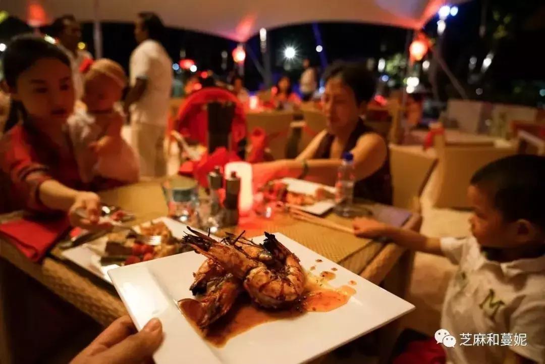 带两个孩子出去的妈妈,带两个孩子的妈妈去旅行