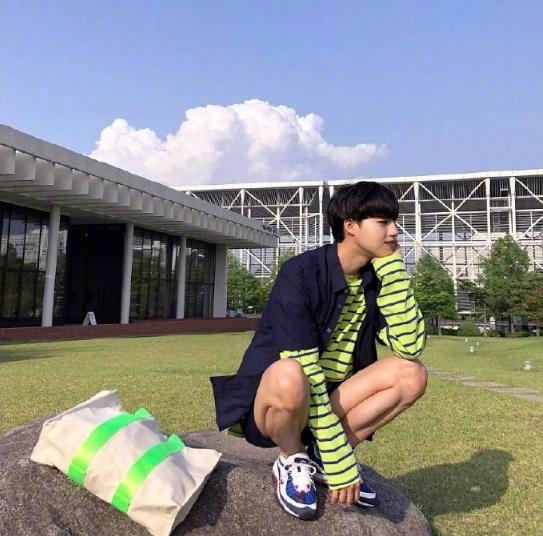 180男生秋季小奶狗穿搭推荐,奶狗风男生少年感穿搭